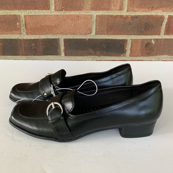 Life Stride Shoes - NWOT Life Stride black slip in flats shoes
